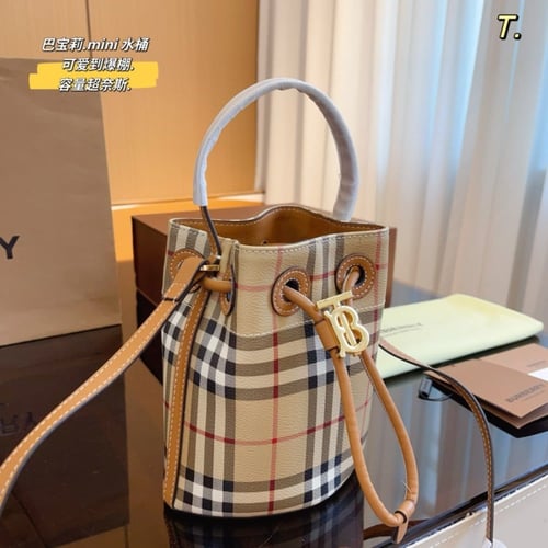 شنطة بربري ( بالوان متعددة )