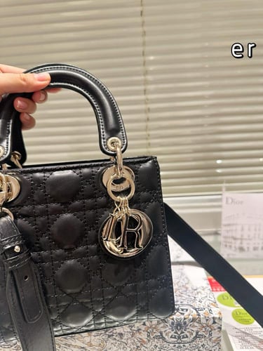 شنطة ليدي ديور لون الهاردوير شامبين 20cm Lady Dior...