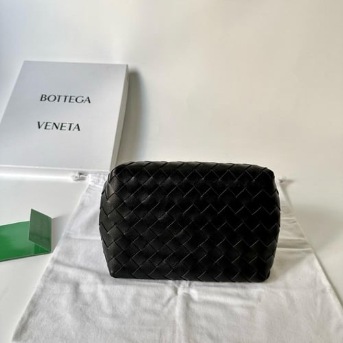 شنطة بوتيقا Parachute