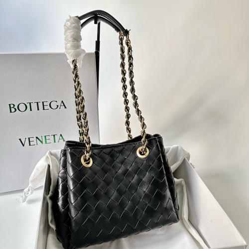 شنطة بوتيقا Parachute