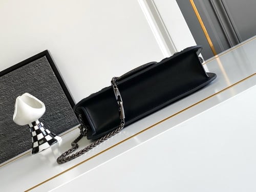 شنطة فالنتينو لوكو Loco كريستال (متوفرة بحجمين)