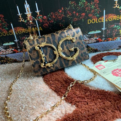 شنطة دولشي اند غابانا D&G