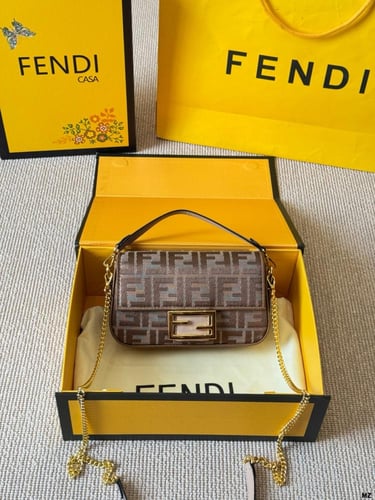 شنطة فندي باقيت Baguette (متوفرة بعدة احجام والوان...