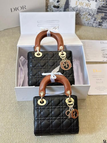 شنطة ليدي ديور Lady Dior (متوفرة بعدة احجام والوان...