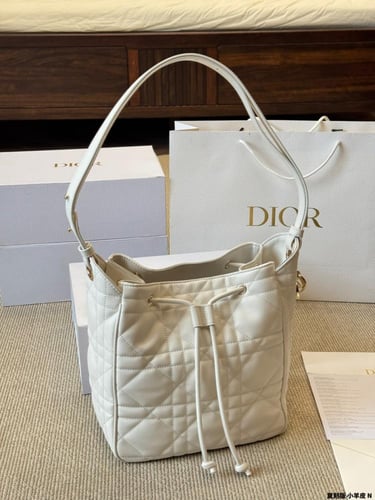 شنطة ديور DIOR D-MOTION (متوفرة بحجمين)