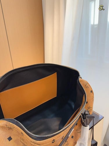 شنطة دفل 46cm ام سي ام