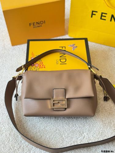 شنطة فندي Mamma Baguette (متوفرة بعدة الوان)