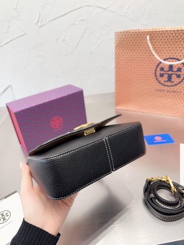 شنطة توري بورش