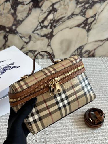 شنطة بيربيري Burberry