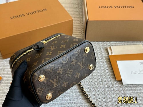 شنطة لويس فيتون Nice BB Vanity