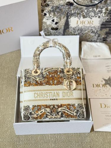 شنطة ليدي ديور Laby Dior
