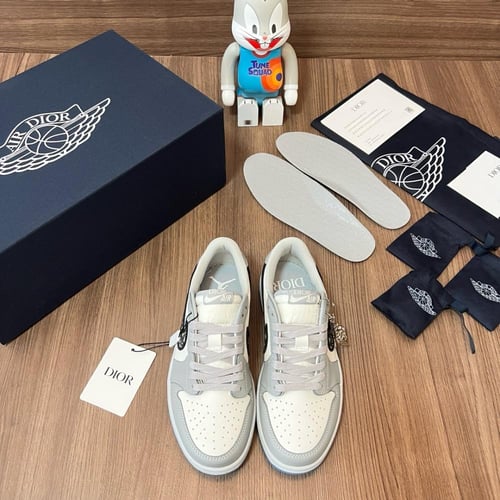 سنيكرز ديور جوردان