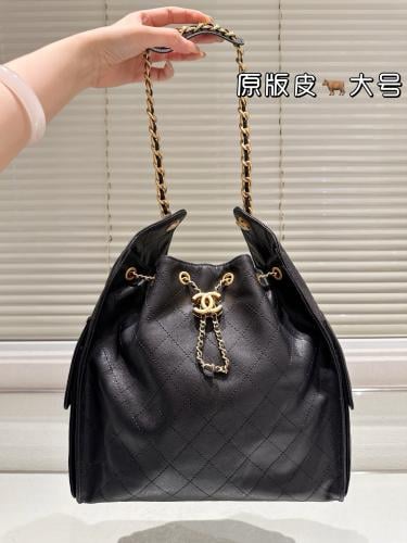 شنطة شانيل hobo خامة كافيار مقاس 30cm