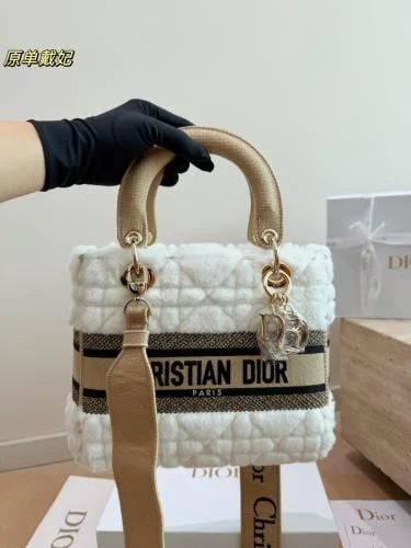 شنطة ديور ليدي ديور | Lady Dior (متوفرة بلونين)