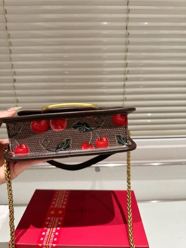 شنطة فالنتينو لوكو Loco