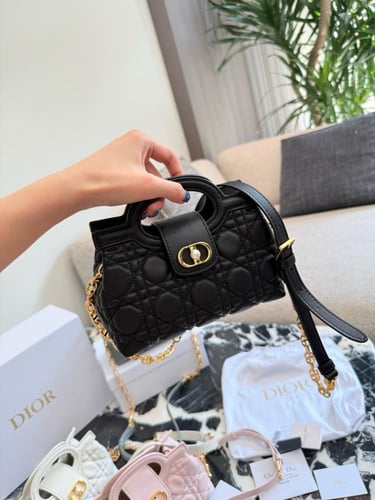 شنطة ديور جولي Dior Jolie (متوفرة بعدة الوان)