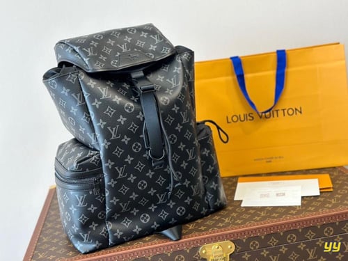 شنطة ظهر لويس فيتون ( بالوان متعدده )