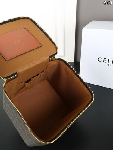 شنطة سيلين Triomphe