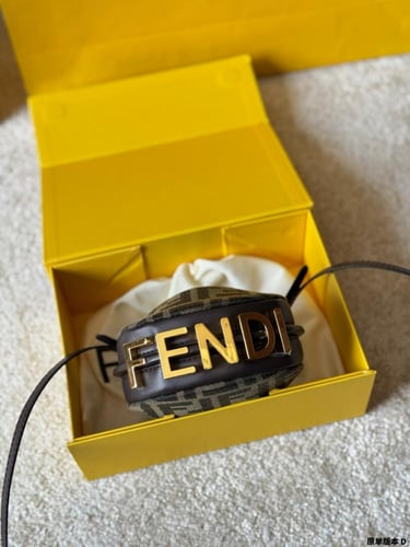 شنطة فندي ميني