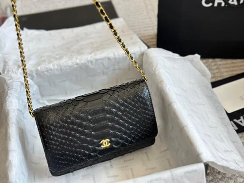 شنطة شانيل أخضر