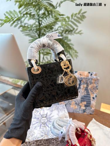 شنطة ديور ميني 13cm Lady Dior mini خامة لماع (متوف...