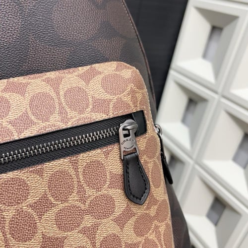 شنطة ظهر كوتش West