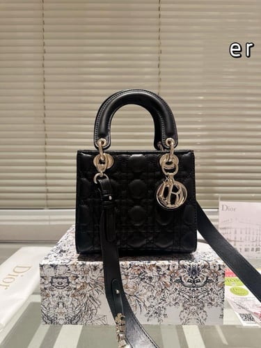 شنطة ليدي ديور لون الهاردوير شامبين 20cm Lady Dior...
