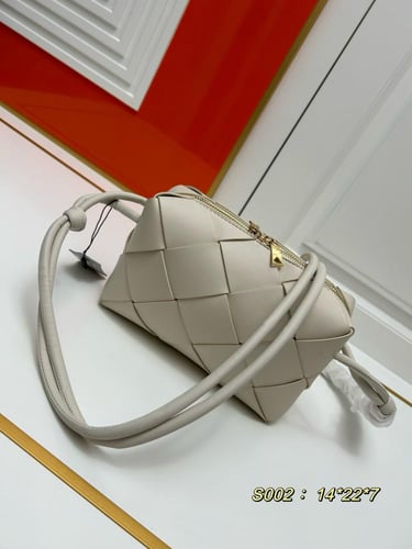 شنطة بوتيقا كاسيت Cassette