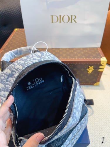 شنطة ظهر ديور Oblique ( بالوان متعددة )