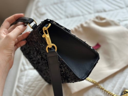 شنطة فالنتينو لامع ( بالوان متعددة )