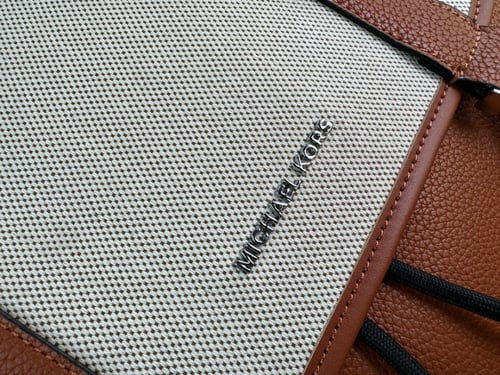 شنطة ظهر مايكل كورس