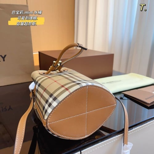 شنطة بربري ( بالوان متعددة )