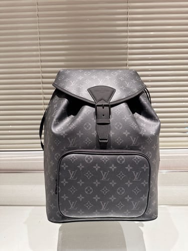 شنطة ظهر لويس فيتون Discovery ( بالوان متعددة )