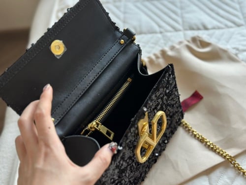 شنطة فالنتينو لامع ( بالوان متعددة )