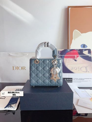 شنطة ديور Lady Dior ليدي ديور مقاس 20cm (متوفرة بع...