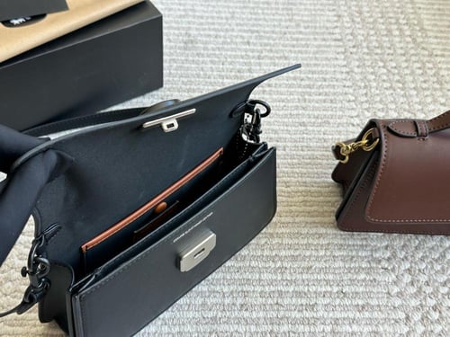 شنطة كوتش Juno ( متوفرة بعدة الوان )