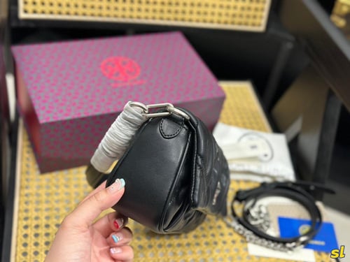 شنطة توري بورش كيرا