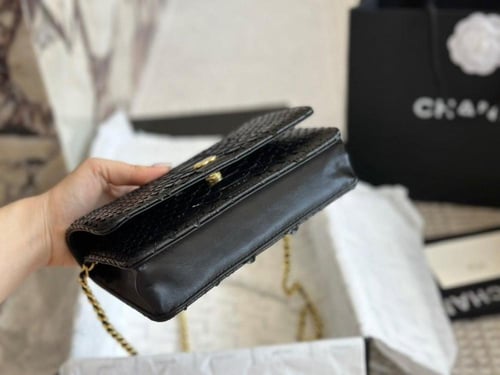 شنطة شانيل اسود ذهبي