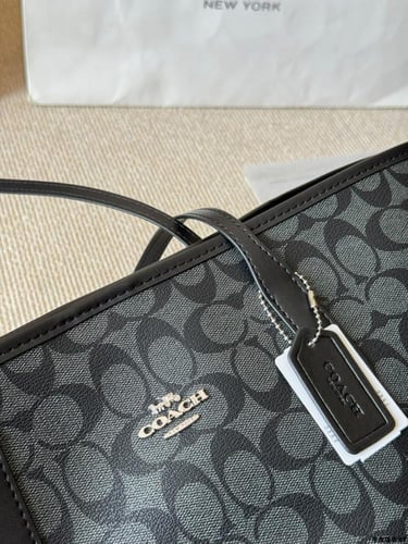 شنطة كوتش tote City