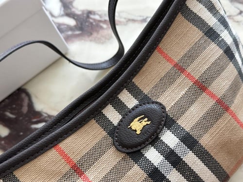 شنطة بربري Burberry
