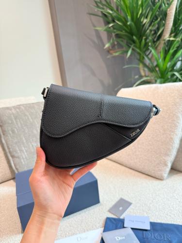 شنطة ديور Saddle