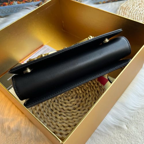 شنطة دولشي اند غابانا D&G (متوفرة بعدة الوان)