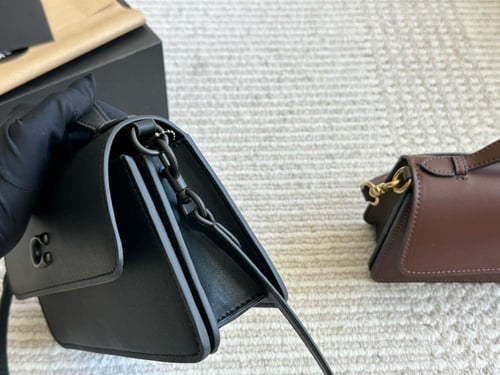 شنطة كوتش Juno ( متوفرة بعدة الوان )