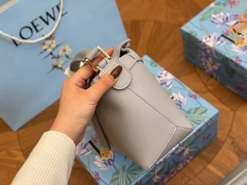 شنطة لويفي بزل ( بالوان متعددة )