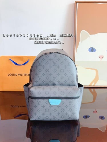 شنطة ظهر لويس فيتون