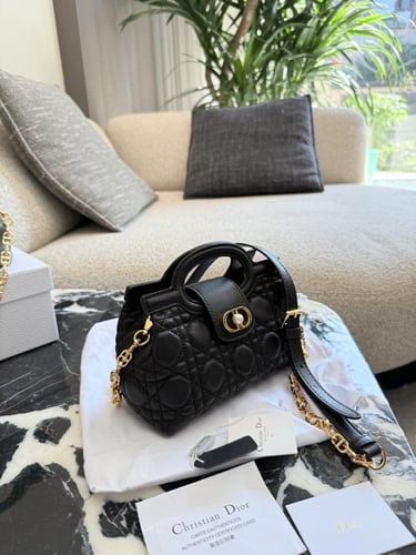 شنطة ديور جولي Dior Jolie (متوفرة بعدة الوان)