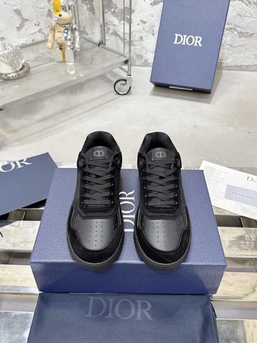 سنيكرز ديور