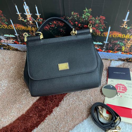 شنطة دولشي اند غابانا D&G 25cm (متوفرة بعدة احجام)