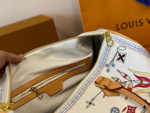 شنطة دفل 45cm لويس فيتون