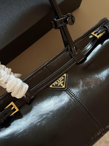 شنطة برادا سوفت لوكس Softlux ( متوفرة بعدة الوان )